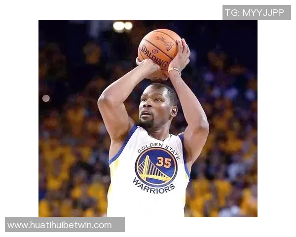 詹姆斯与杜兰特防守表现对比分析后期状态差异显著 詹姆斯与杜兰特防守表现对比分析后期状态差异显著