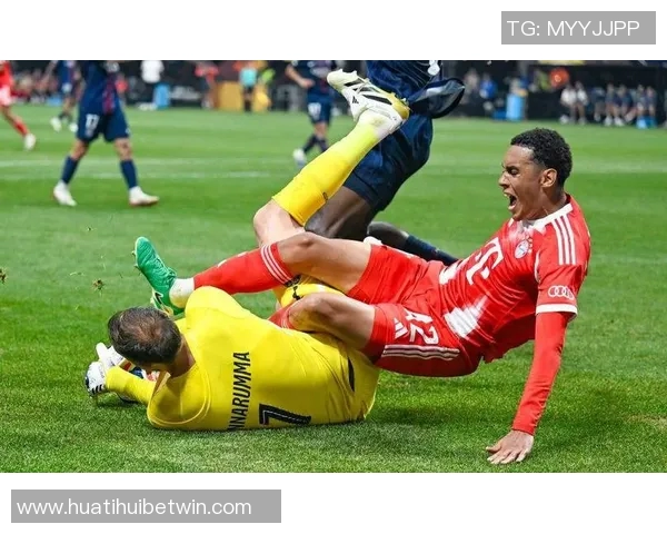 卡尔伤情恢复回归训练拜仁全队仅穆西亚拉缺席合练 卡尔伤情恢复回归训练拜仁全队仅穆西亚拉缺席合练