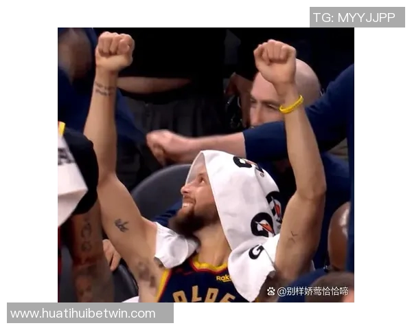 库里赞扬队友表现出色强调团队合作的重要性与团结精神 库里赞扬队友表现出色强调团队合作的重要性与团结精神